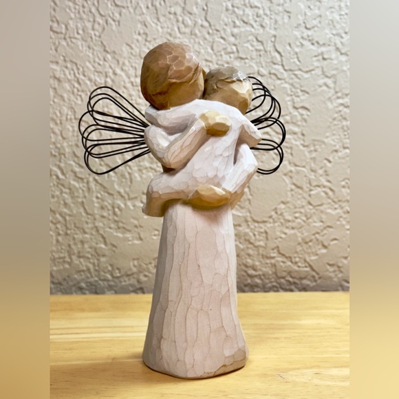 Demdaco Willow Tree Angels Embrace Holding Baby Figurine 5.25" Susan Lordi 2002 - Picture 4 of 13